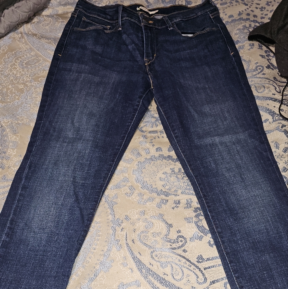 Levi's women's jeans
